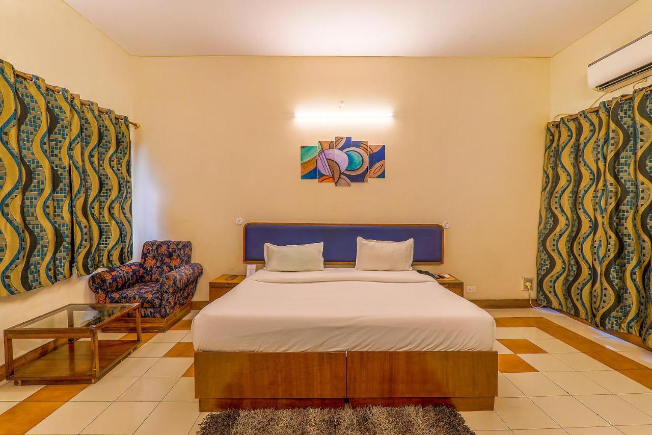 Hotel Executive Hasanganj Экстерьер фото
