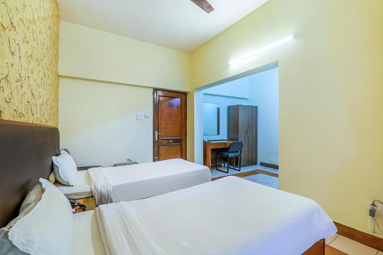 Hotel Executive Hasanganj Экстерьер фото
